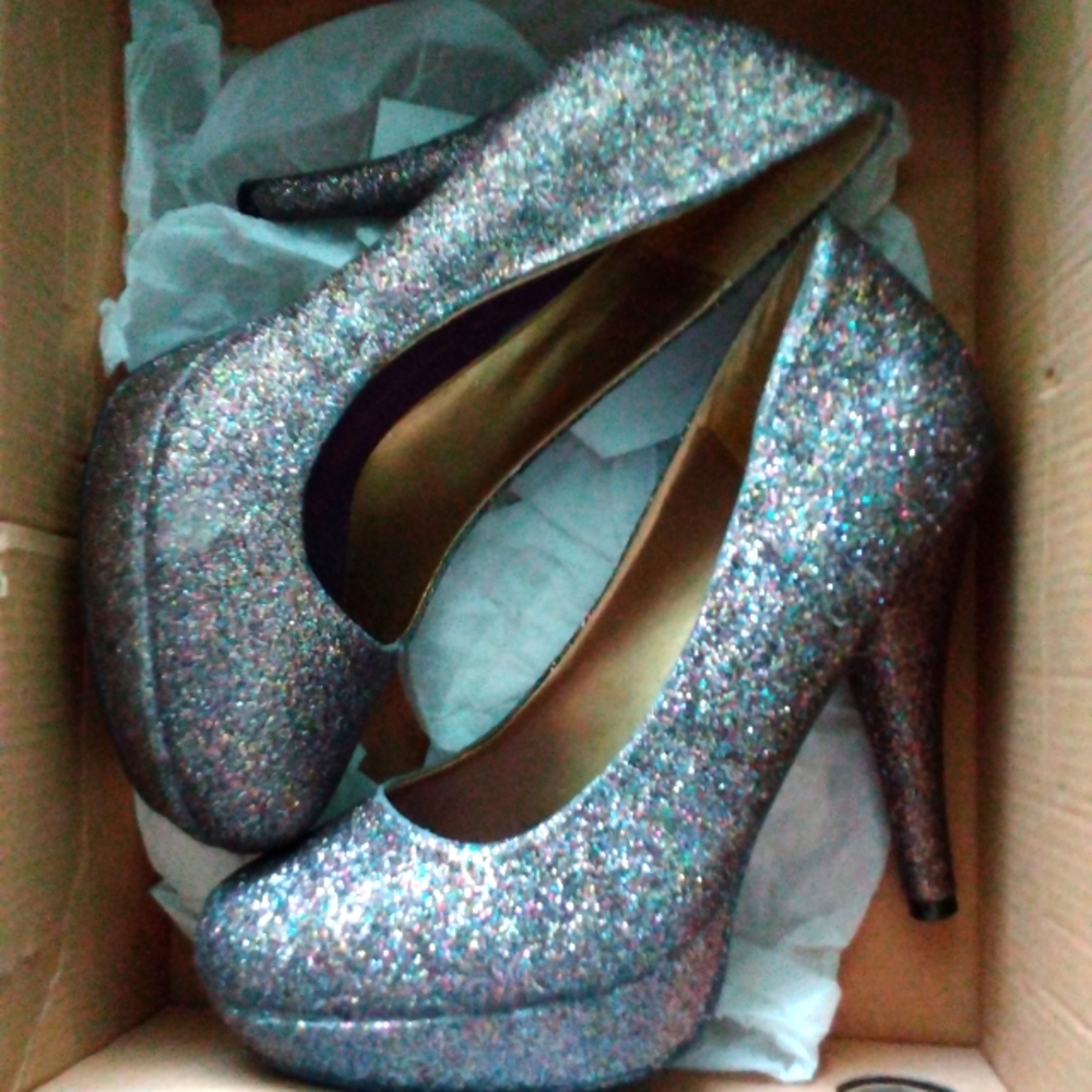 Multicolor heels